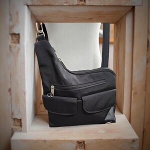 1New Travelon Black Anti Theft Crossbody Bag